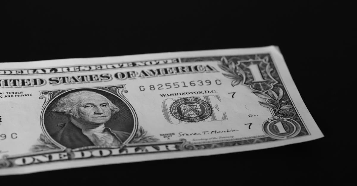 Trump’s 'No Extension' Threat Rattles Markets: USD Edges Up as Gold Bubbles Burst in Tehran