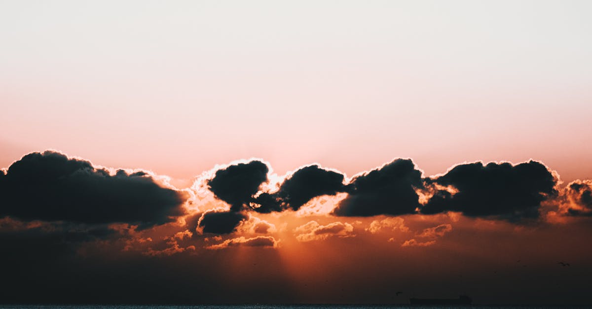 Trump Issues ‘Shoot to Kill’ Order in Hormuz as Apple Prepares for Life After Tim Cook