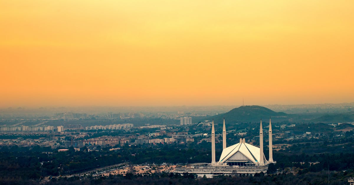 Global Tensions Simmer: US Envoys in Pakistan Amidst Iran War Fallout