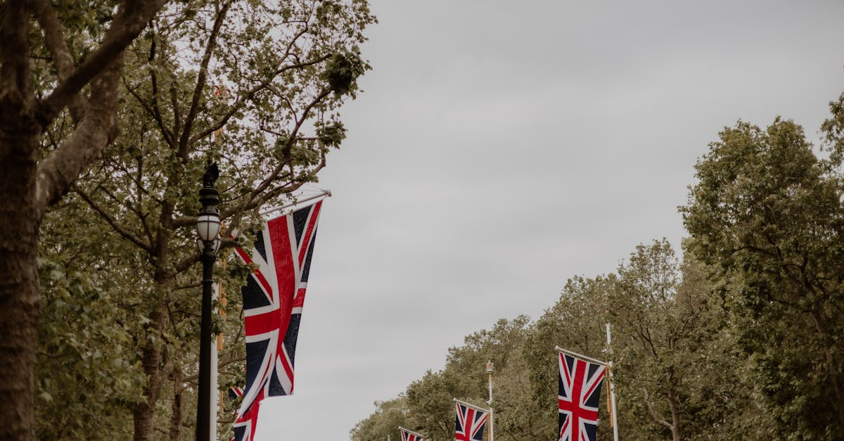 Oil Hits $100 as UK Convenes 'Cobra' Emergency Meeting; Iran Proposes Hormuz De-escalation Deal