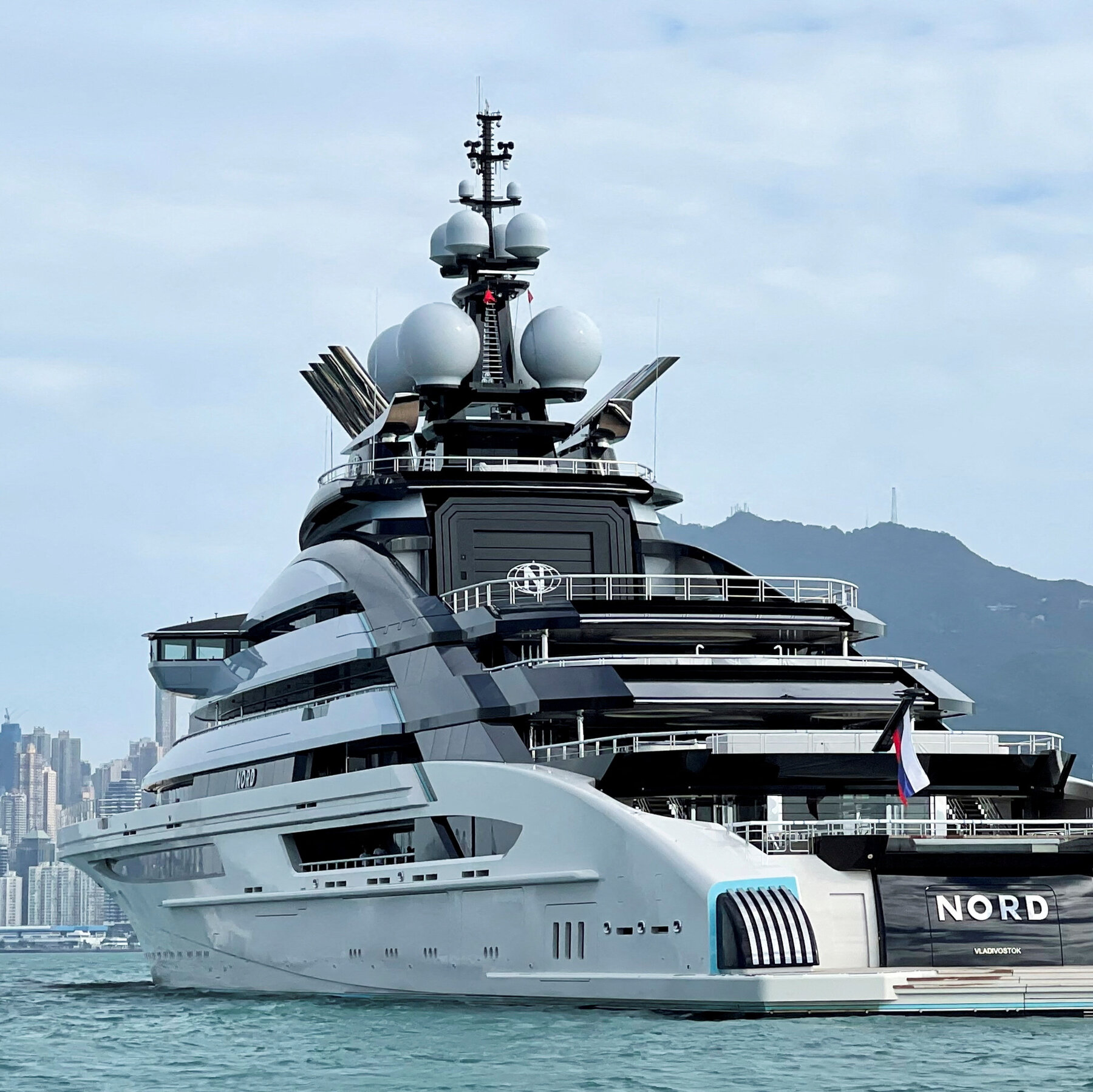 Russian Oligarch Yacht Navigates Hormuz; UAE Quits OPEC, Markets React