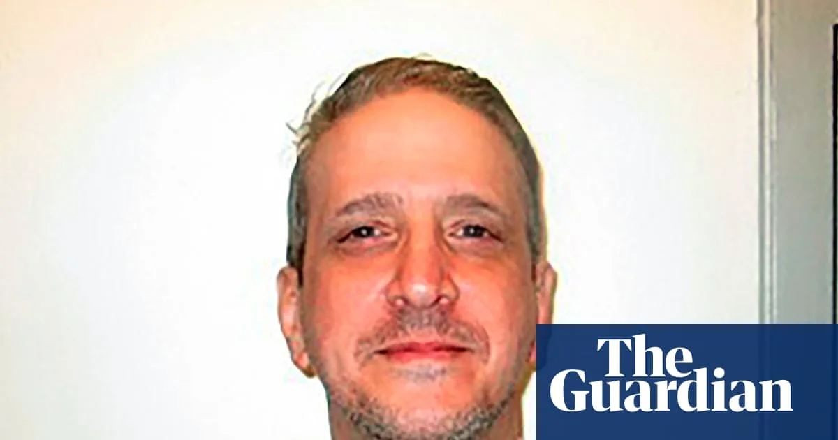Glossip Freed After 30 Years as Boeing Slumps on 'Weak' China Deal; Toman Nears 180,400