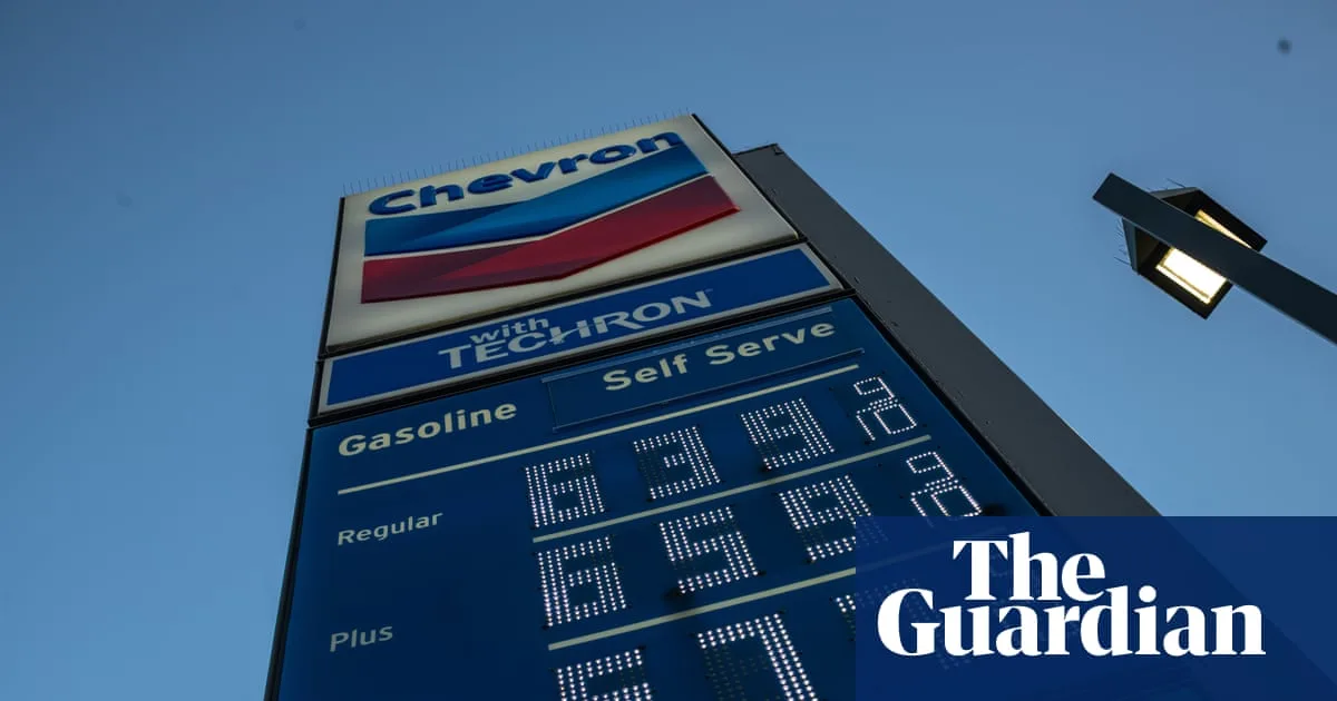 US Fuel Prices Unlikely to Drop Soon Despite Iran War Hopes; IRGC Navy Secures Strait of Hormuz