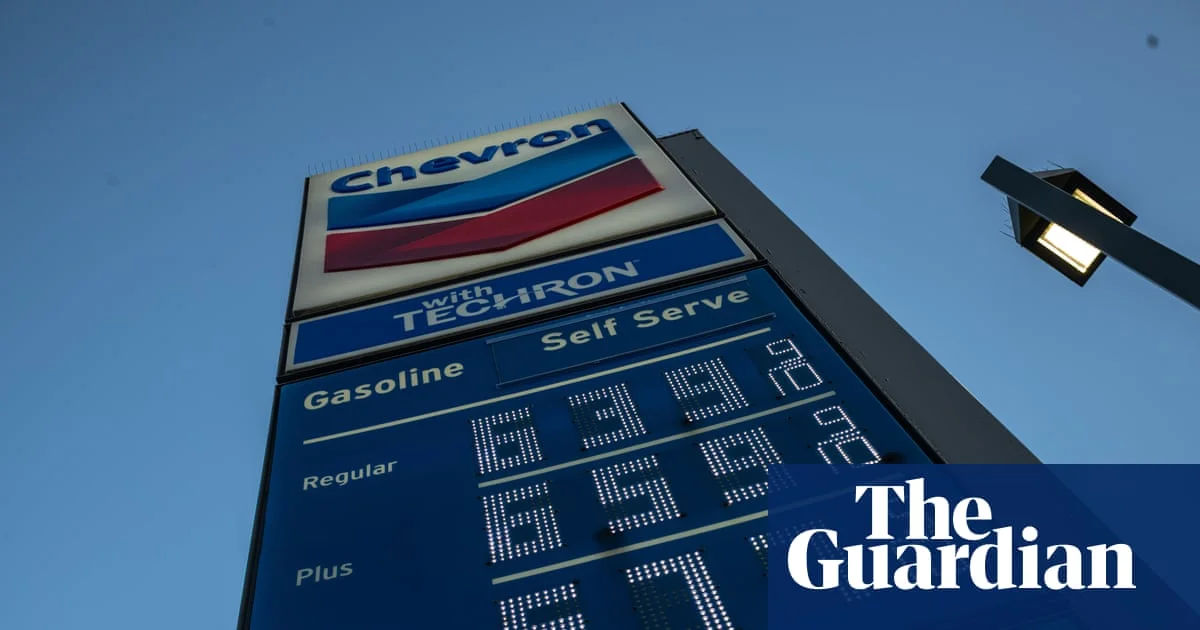 US Fuel Prices Unlikely to Drop Soon Despite Iran War Hopes; IRGC Navy Secures Strait of Hormuz