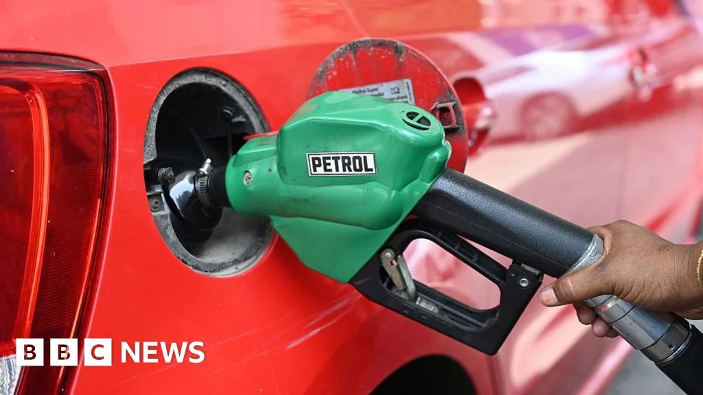 Peace on the Horizon? Oil Tumbles as U.S.-Iran Deal Nears Completion and Hormuz Reopens