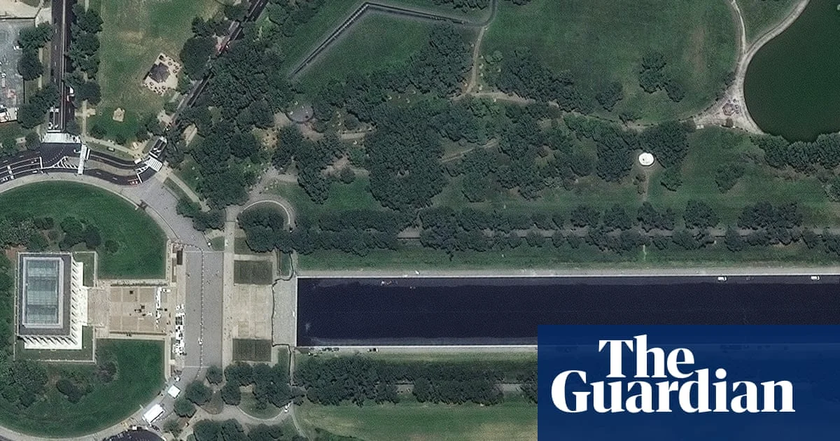 Trump Aborts Iran Strikes Amid Claims of Peace Deal as Lincoln Memorial Pool Turns ‘American Blue’