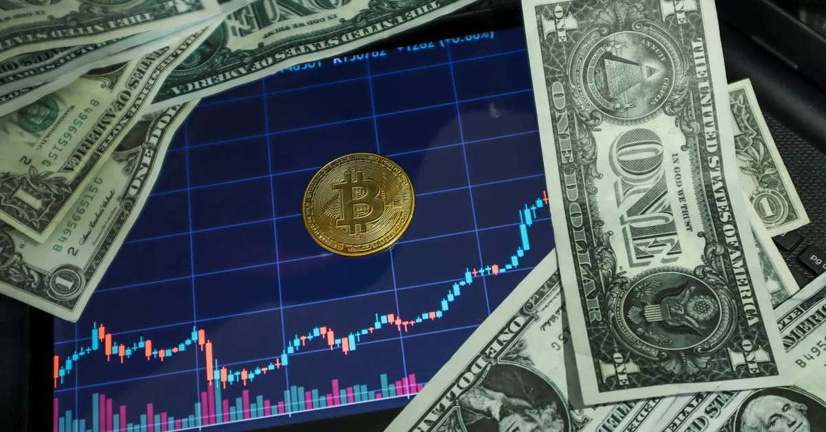 Bitcoin Stalls at $64K Resistance as Trump Seeks Iran 'Off-Ramp' Amid Hormuz Tensions