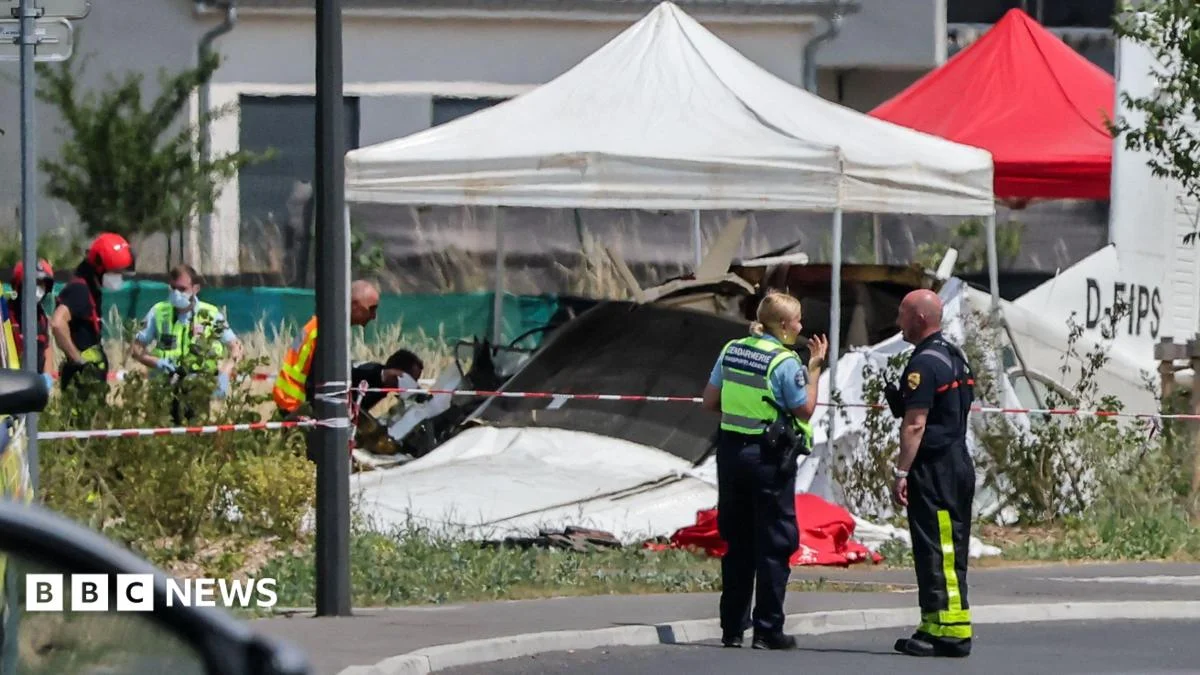 Tragedy in France: Eleven Die in Skydiving Plane Crash