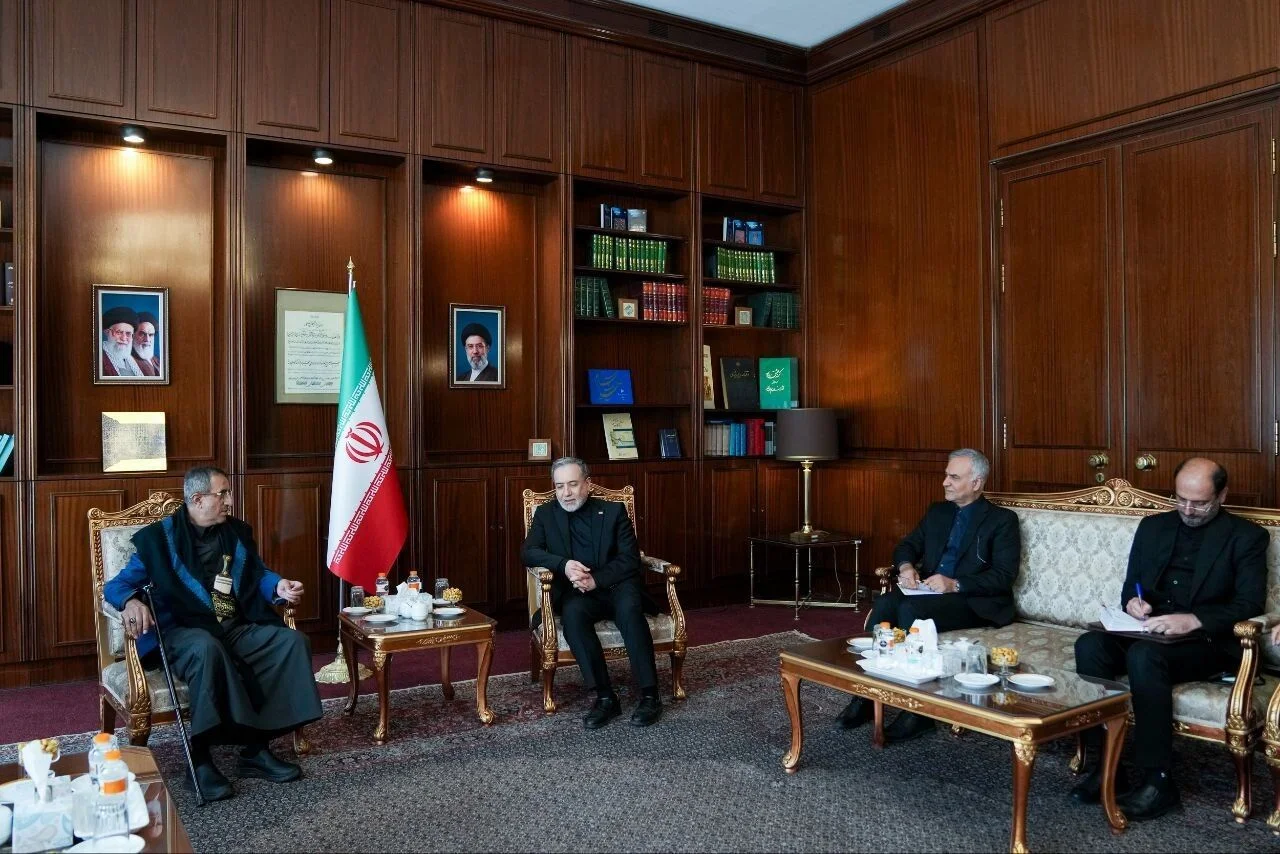 Araghchi Lauds Yemen's Solidarity as Tehran Mourns; Bitcoin Tests Crucial $63K Resistance