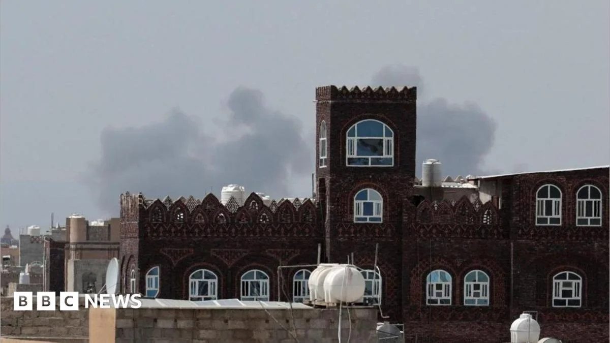 Houthi Missiles Hit Saudi as Trump Proposes Hormuz Toll Amidst Tanker Attacks; Oil Surges, Toman Weakens
