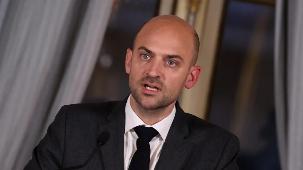 French Diplomatic Crisis Erupts in Tehran as Pezeshkian Warns of ‘Full-Scale War’