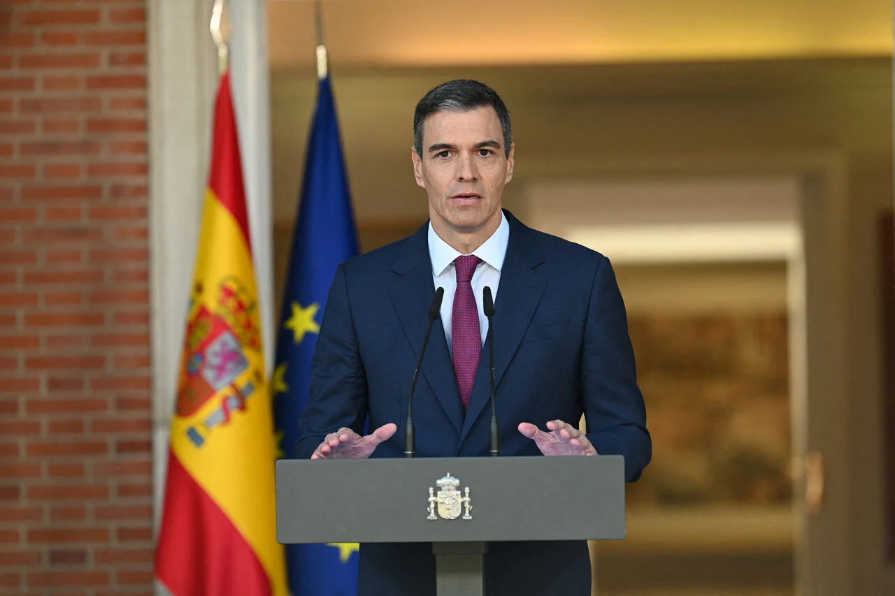 Spain Slams EU Over Ceuta Crisis as Toman Hits 194,600 Amid Regional Corridor Pivot