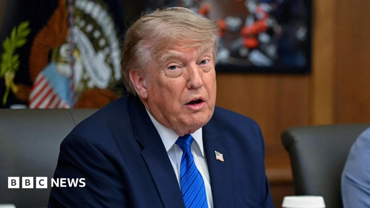 Trump Halts Iran Strikes Citing 'Deal' Progress; Tehran Markets Sink as War Fever Breaks