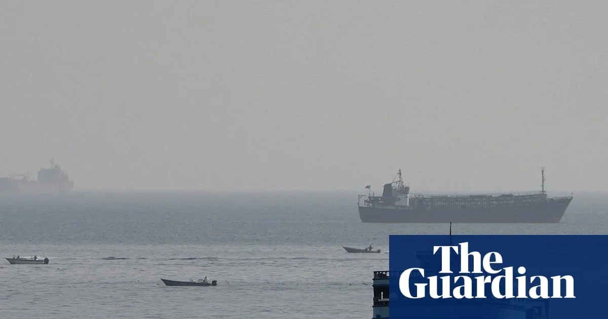 Trump Claims Imminent Iran Talks as Tehran Touts Oman Shipping Deal; Oil Prices Plunge 5%