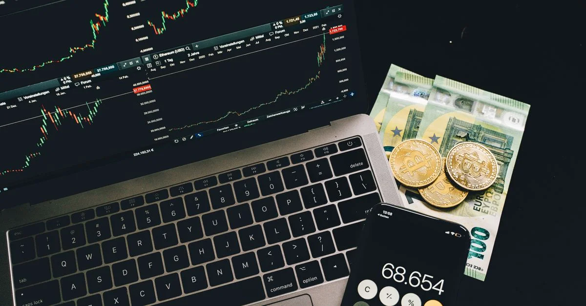 Australia Security Crisis Deepens; SpaceX Targets Telecom Giants as Bitcoin Holds $64k Amid Hormuz Hopes