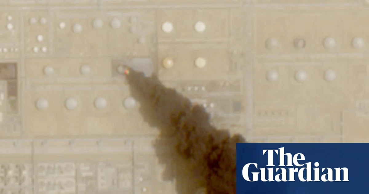 Houthi Strike Hits Saudi Refinery as Tehran Hardens Hormuz Blockade Terms