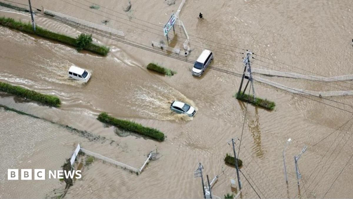 Japan Flood Crisis Strands Thousands as Bitcoin Breaks Key Support Levels