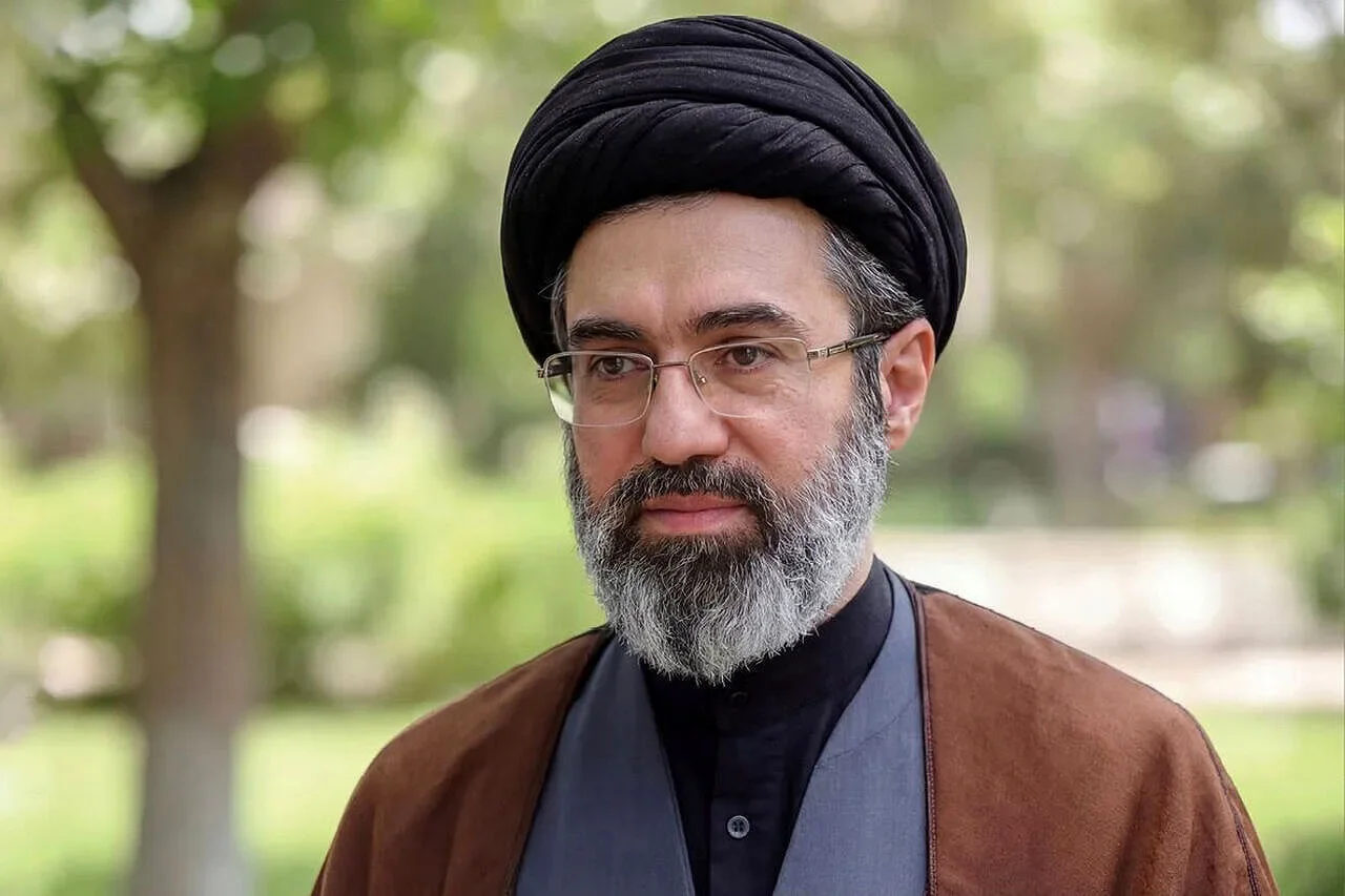 Khamenei Demands Dollar Exit as US Eyes Venezuelan Oil Stakes Amid Global Energy Shifts