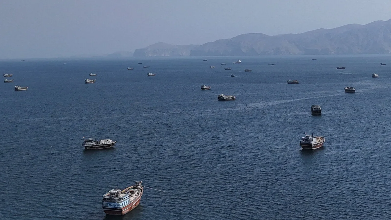Middle East Oil Flows Surge, Boosting Iran's Wartime Leverage Amidst Sanctions