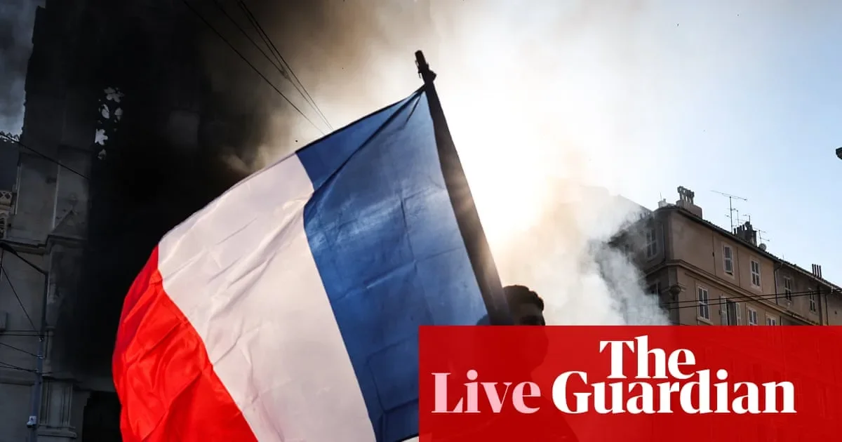 France in Chaos: Macron Rejects Resignation Amid Debt Sell-Off as Gold Gains in Tehran