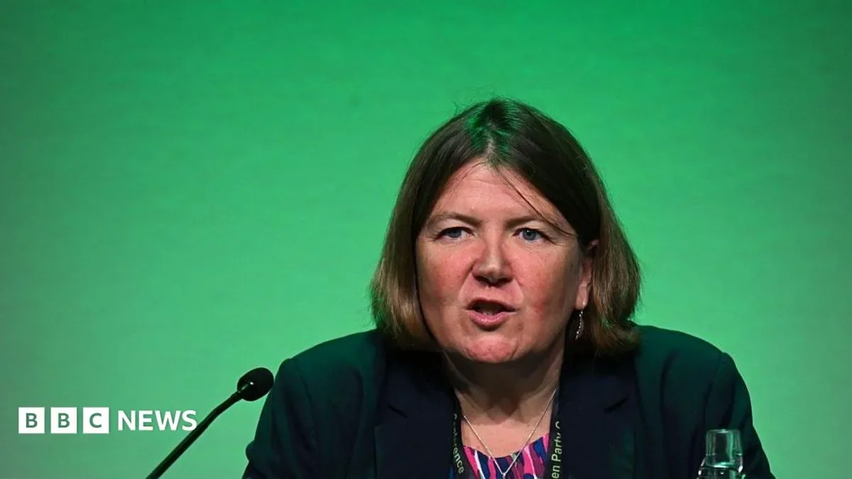 Green Party MP Warns of 'Extremist Capture' as Trump’s Russian Diesel Deal Shakes Global Alliances