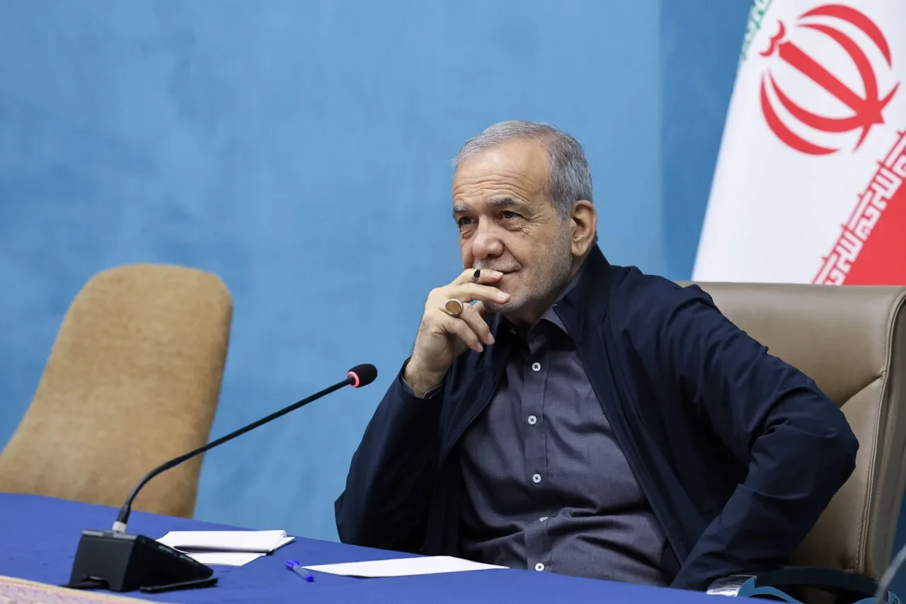 Pezeshkian Hails Asian Games Success Amid Oil Ministry Shakeup and Bitcoin's Surge to $85,000