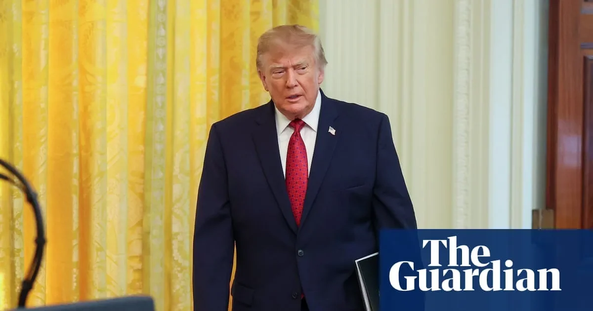 Trump Dismisses 'Fake' Polls as Iran War Rhetoric Shifts; Toman and Gold Edge Higher in Tehran