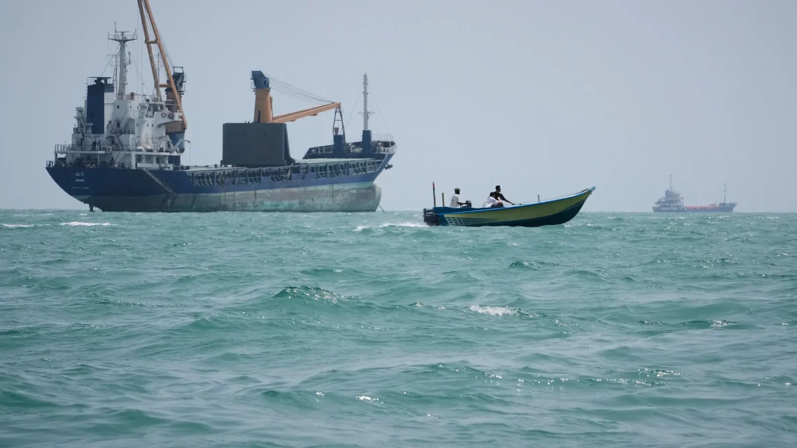 Iran Signals De-escalation with Gulf Summit as Toman Rebounds Amid Regional Shifts