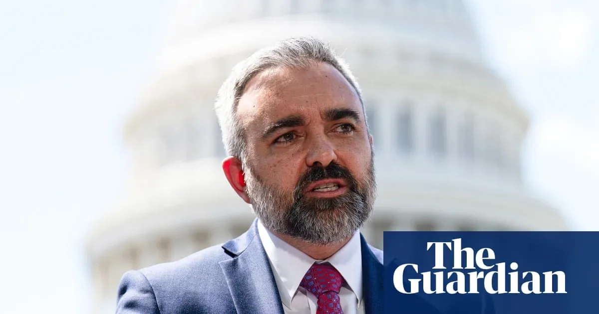 Epstein Associates Sued, Ukraine Talks Resume, GM Embraces Hybrids Amid Market Swings