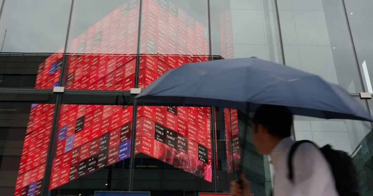 Japan Shocks Markets with 31-Year Rate High; Seoul Defies Trump Over Iran Deployment