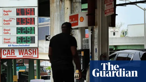 US Growth Rebounds to 2% Amid War Costs as Fed Faces Three-Year Inflation High