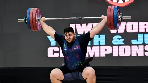 Tehran Responds to US Peace Proposal as World Champion Dedicates Gold to Minab Students