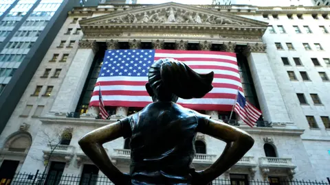 The Yield Trap: Why Your Gold and Crypto Are Fighting for Survival in a High-Risk Spring