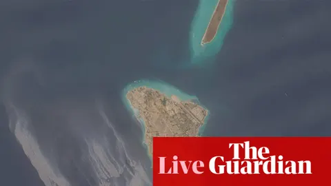 Trump Threatens 'Very Hard' Iran Attack; Samsung Probe, China Crude Hunt