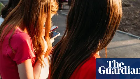 Gold vs. USD: Why the 'Yellow Metal' is Outrunning the Greenback in Tehran’s Heatwave Economy