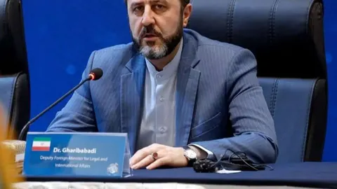 Kyiv Strikes and Hormuz Tensions: Markets Brace for New Sanctions Amid OpenAI Federal Pivot