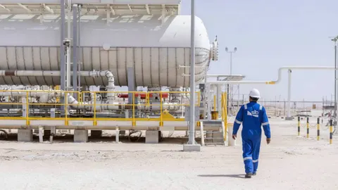 Energy Giants Pivot to AI Infrastructure as Middle East War Risks and 6% Yields Loom