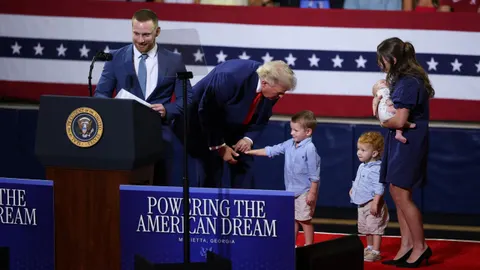 Trump’s $1,000 Child Accounts Roll Out as Tehran Markets Cool; Global Stocks Defy ‘August Slump’