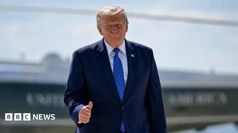 Trump Signals 'Rapid Deal' to Avert Iran Strikes; Domestic Gold Prices Plunge 2.3% as Markets Pivot