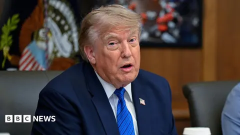Trump Halts Iran Strikes Citing 'Deal' Progress; Tehran Markets Sink as War Fever Breaks