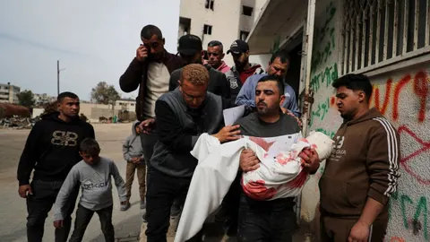 Gaza Death Toll Surpasses 73,000; Tehran Markets Recede as Trump Pauses Strikes for 'Rapid Deal'