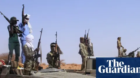 UK Sanctions Sudan Warlords as Gold Breaches $4,000; Obama Blasts Trump’s Iran Strategy Ahead of Midterms
