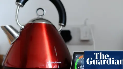 UK Energy Bills Surge as Iran-Oman Talks Spark Hope for Hormuz Shipping Corridor
