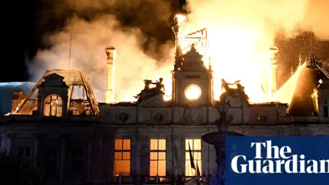 France Gripped by 'State Failure' Crisis as Lavrov Heads to Tehran Amid Global Market Retreat