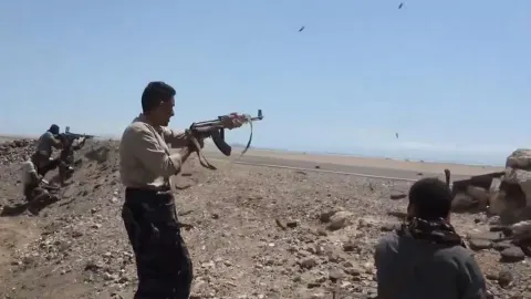 Battle for Bab al-Mandab Intensifies as Toman Edges Higher; Araghchi Slams Netanyahu's 'Gamble'