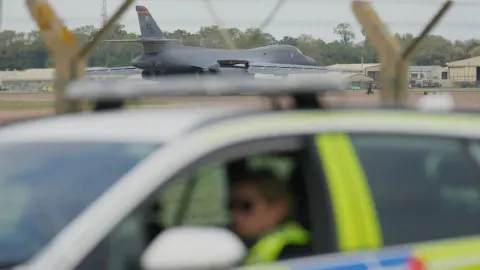 UK Airbase Scare Fuels Iran Tensions; Toman Surges Amid Oil Pipeline Restart