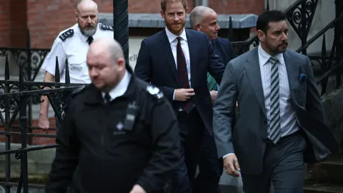 Prince Harry Faces $13M Legal Bill as Trump’s ‘Economic D-Day’ Chokes Iranian Oil Exports