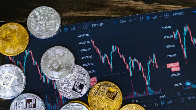 Trump Threatens End to Iran Ceasefire as Gold Dips; Fed Pick Warsh Faces Hearing, Ukraine Woos Trump