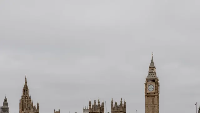 UK Considers Rent Freeze Amid Iran War Fallout; Musk's Wealth Soars