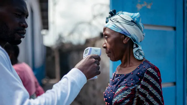 Ebola Emergency & Trump’s Ultimatum: Toman Edges Higher as Global Risk Sentiment Shifts